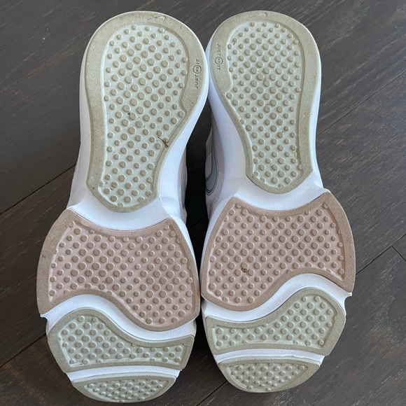 Nike Sneakers - Picture 2 of 4